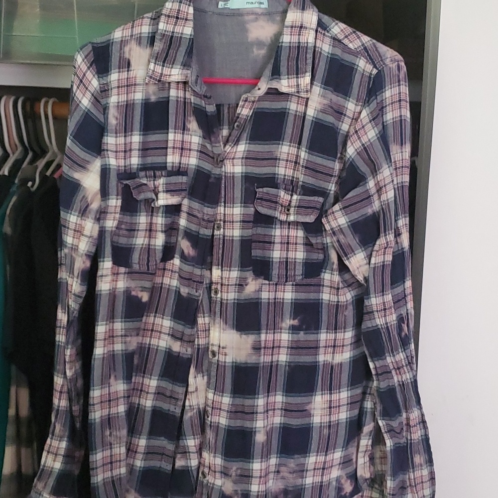 Button down - Picture 2 of 2